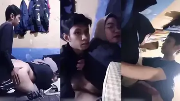 Hijabers Kacamata Montok Ngewe Ganas Becek Lumer WOT